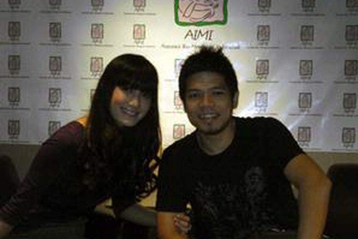 Kesiapan psikis serta support group terutama dari suami dan keluarga, memberikan kekuatan dan perasaan senang. Produksi ASI menjadi berlimpah dan menyusui lebih menyenangkan bagi Artika Sari Devi.