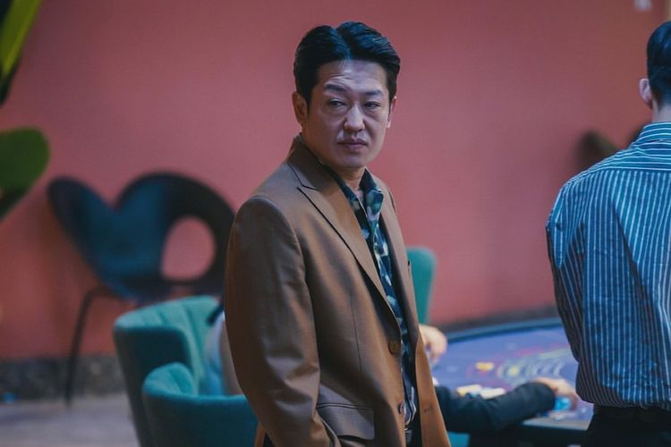 Aktor Heo Sung Tae dalam drama Big Bet yang akan ditayangkan di Disney+ Hotstar.