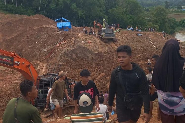 Wali Nagari Akui Sudah Minta Aktivitas Tambang Sijunjung Dihentikan sebelum Longsor dan Tewaskan 9 Orang