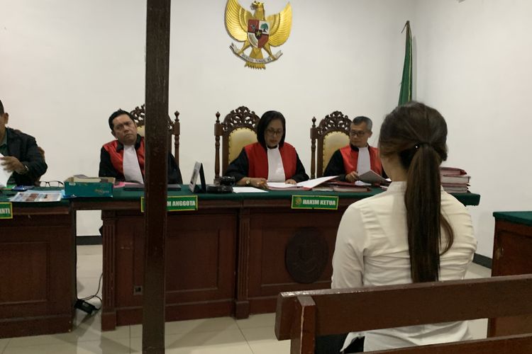 Wanita Mabuk yang Tabrak dan Tewaskan 1 Orang Didakwa di Pengadilan Surabaya