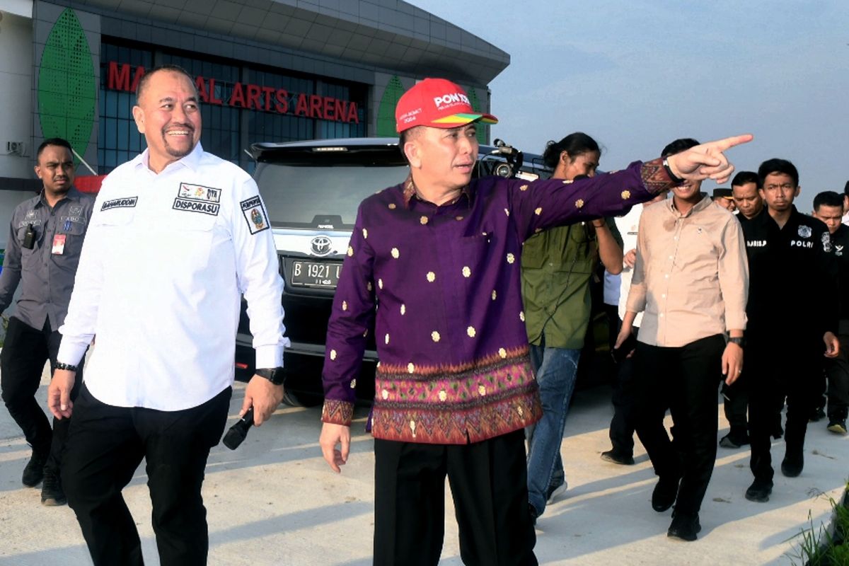 Pj Gubernur Sumut Agus Fatoni bersama Forkopimda Sumut dan Kepala Dinas Kepemudaan dan Keolahragaan Sumut Baharuddin Siagian meninjau langsung venue PON XXI 2024 di Sport Center Danau Sena, Deli Serdang, Sumatera Utara, Rabu (26/6/2024).