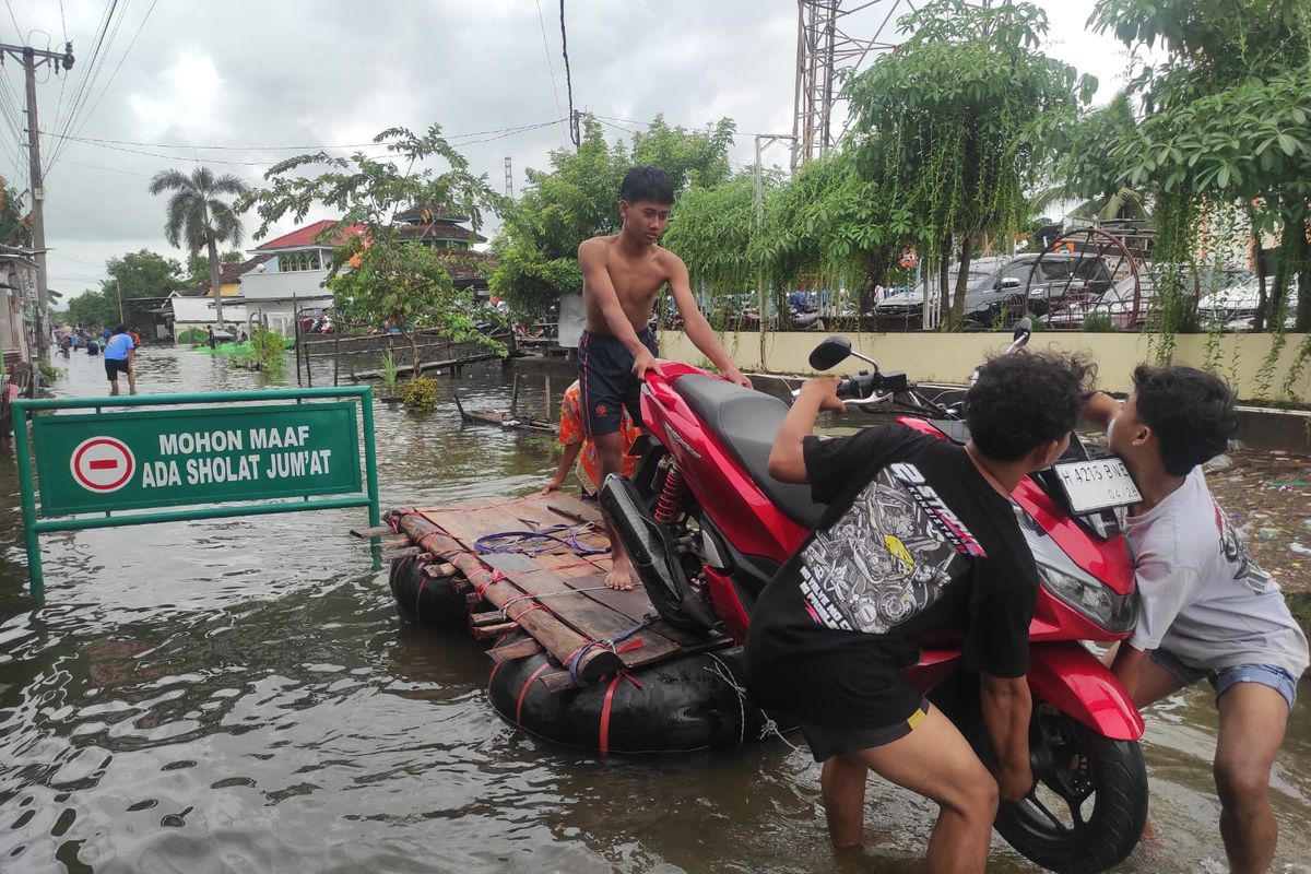Banjir di Demak Masih Rendam 12 Desa, Lebih dari 14.500 Warga Terdampak