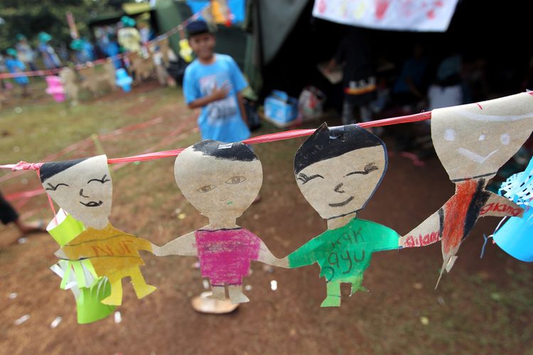 Anak-anak mengikuti Jambore Sahabat Anak XXI di Bumi Perkemahan Ragunan, Jakarta Selatan, Minggu(23/7/2017). Jambore yang diikuti anak jalanan ini dalam rangka memperingati Hari Anak Nasional. 