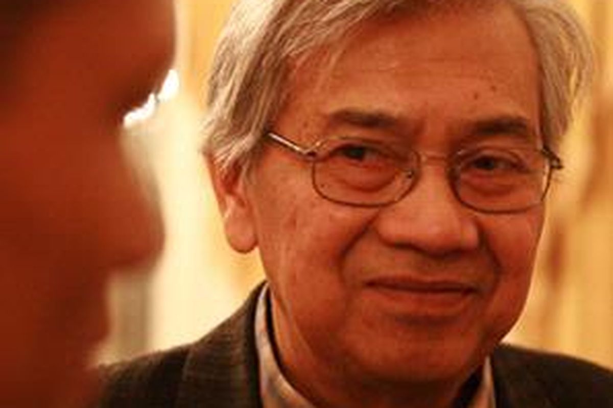 Uzhara Awal (77), putra Padang Panjang, Sumatera Barat, dikirim 1958. Sutradara muda dan anggota Parfi ini dikirim untuk mendalami perfilman. Ia berharap bisa kembali ke Indonesia dan mengajar di Institut Kesenian Jakarta (IKJ)