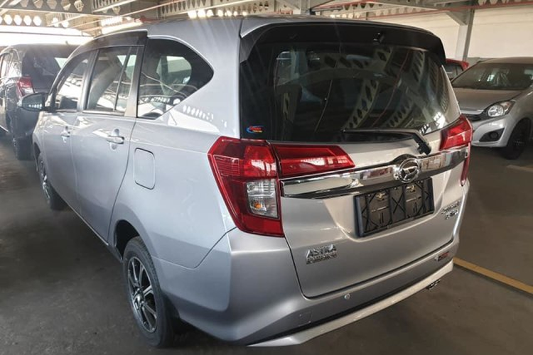 Tampak bagian belakang Daihatsu Sigra facelift