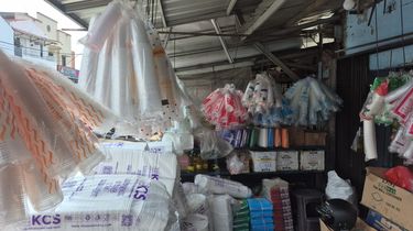 Harga Plastik Naik Tajam, UMKM Kuliner Paling Terdampak