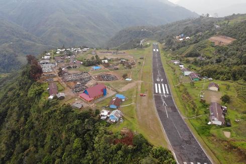 Potret Kiwirok Papua Pasca-konflik, Bangunan Berantakan dan Terbakar, Bandara Ditumbuhi Rumput