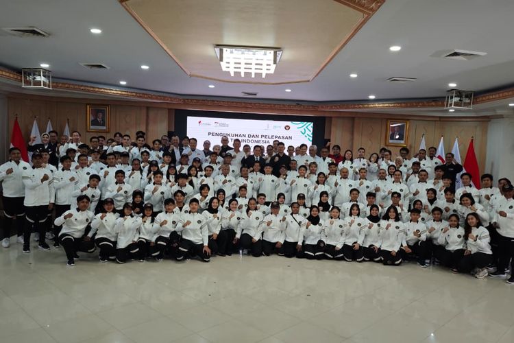 Menpora Erick Thohir melepas kontingen Indonesia untuk Asian Youth Games dan Islamic Solidarity Games 2025