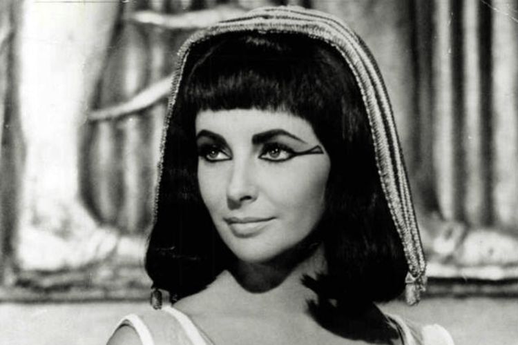 Gaya Ikonik Elizabeth Taylor Hidup Lagi di Video Musik Taylor Swift
