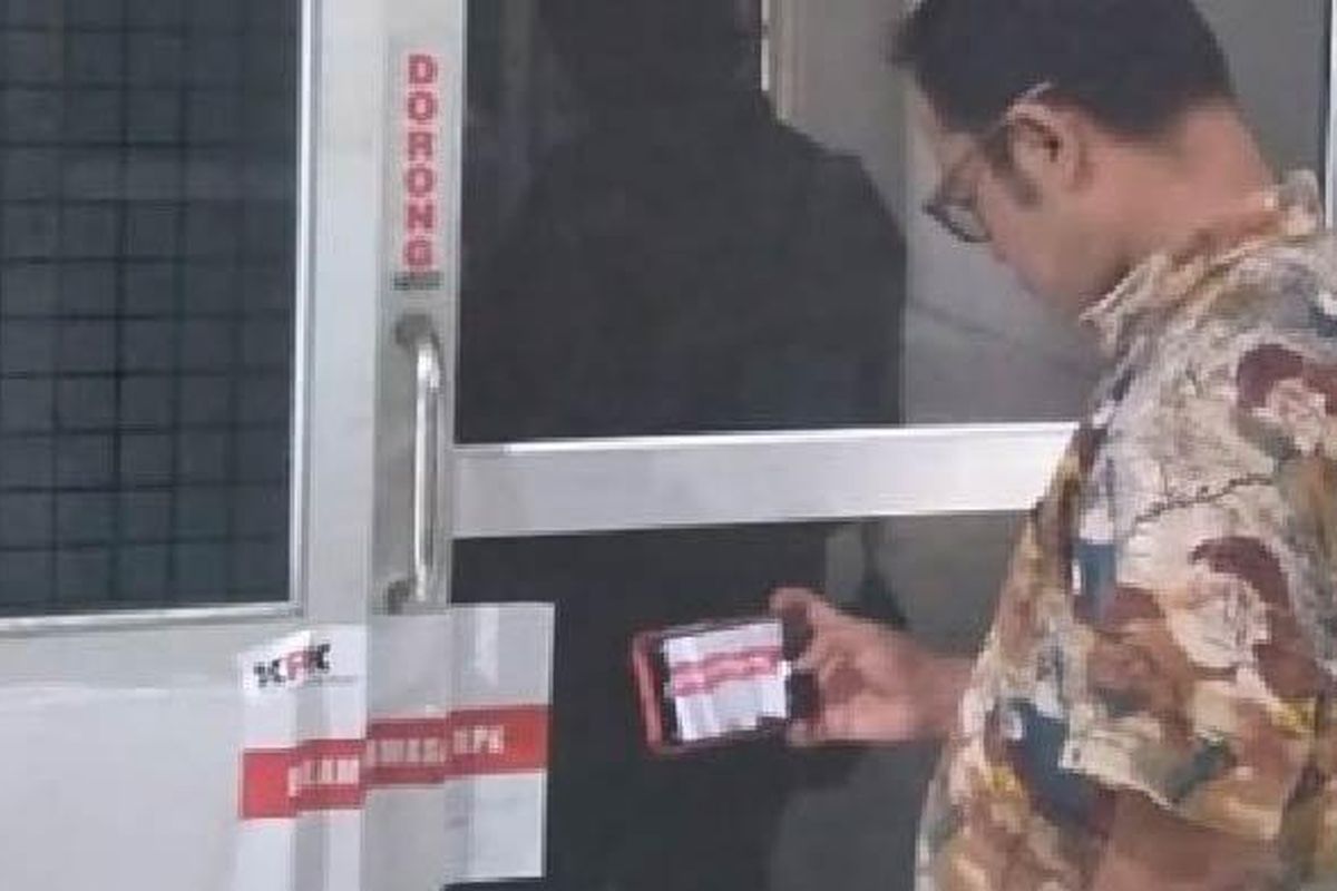 Salah satu ruangan di Kantor BPPD Sidoarjo yang disegel KPK, Jumat (26/1/2024). (Surya/M Taufik)