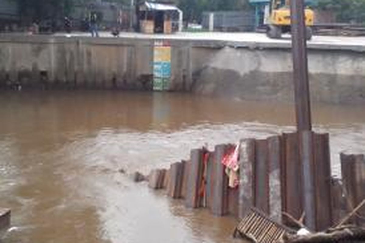 Alat ukur ketinggian air di Pintu Air Manggarai, Setia Budi, Jakarta Selatan.