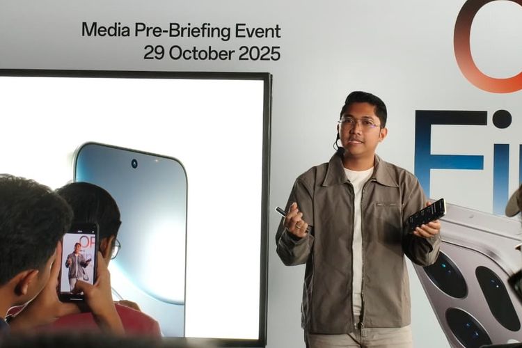 Product Manager OPPO Indonesia, Deni Setiawan dalam acara Media Pre-Briefing Oppo Find X9 Series yang digelar di Caspar Jakarta, Rabu (29/10/2025).