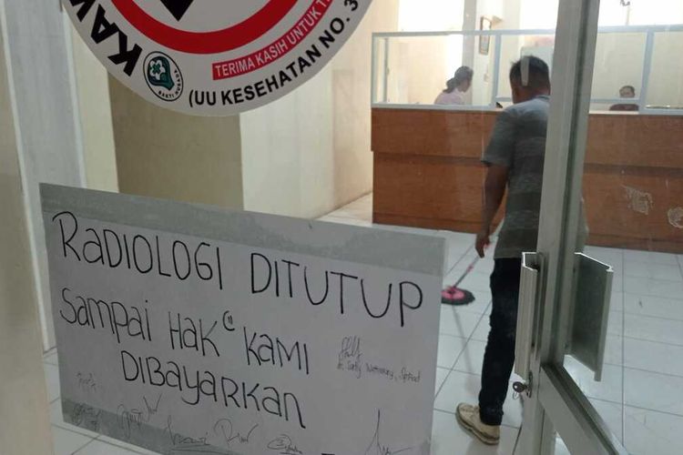 Layanan di RSUD Dr. M. Haulussy Ambon tutup hingga seluruh hak nakes dibayarkan pihak rumah sakit