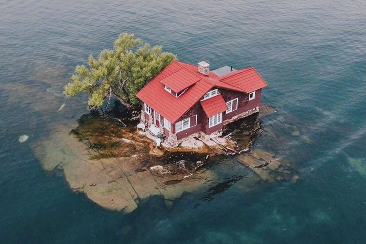 Just Room Enough, Pulau Terkecil Berpenghuni di Dunia yang Cuma Punya 1 Rumah