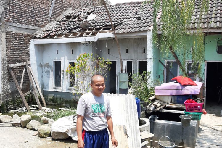 Pasca bencana angin puting beliung 11 Januari 2019, banyak rumah warga di Perumahan Rancaekek Permai 2, yang rusak belum diperbaiki, Selasa (19/2/2019).