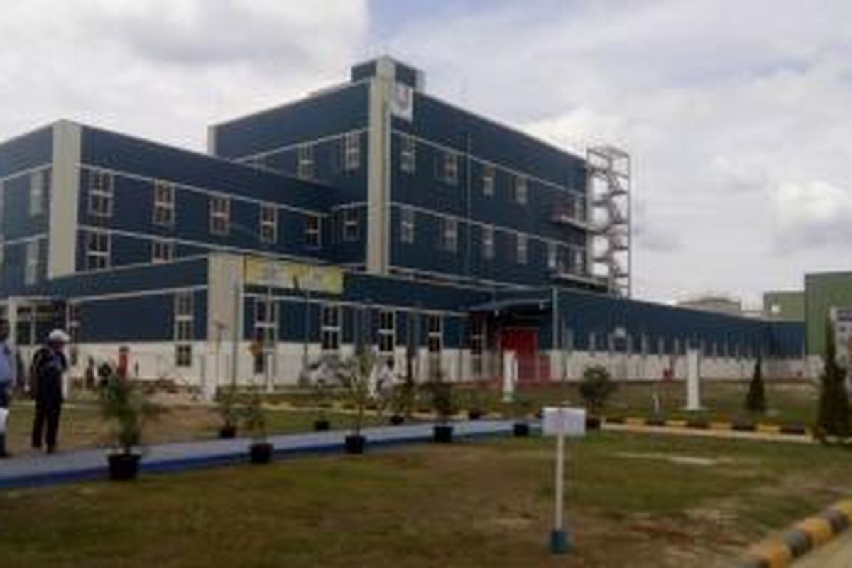 Pabrik PT Unilever Oleochemical Indonesia (UOI) di Kawasan Ekonomi Khusus (KEK) Sei Mangkel, Sumatera Utara. Pabrik berkapasitas 206.000 ton oleochemicals per tahun itu diresmikan oleh Menteri Koordinator Bidang Perekonomian Darmin Nasution, hari Kamis (26/11/2015).