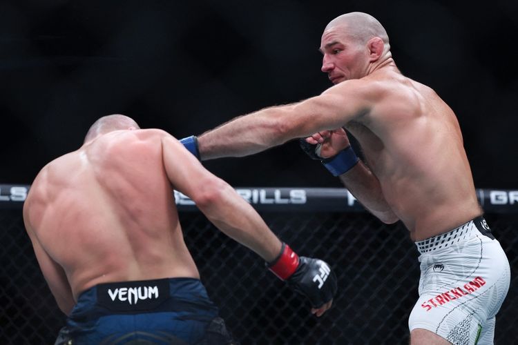 Hasil UFC 328: Di Luar Prediksi, Strickland Redam Khamzat Chimaev