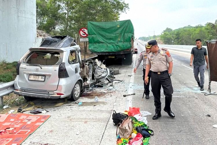 Kronologi Kecelakaan Maut di Tol Lampung, Avanza Serempet Pembatas lalu Tabrak Truk
