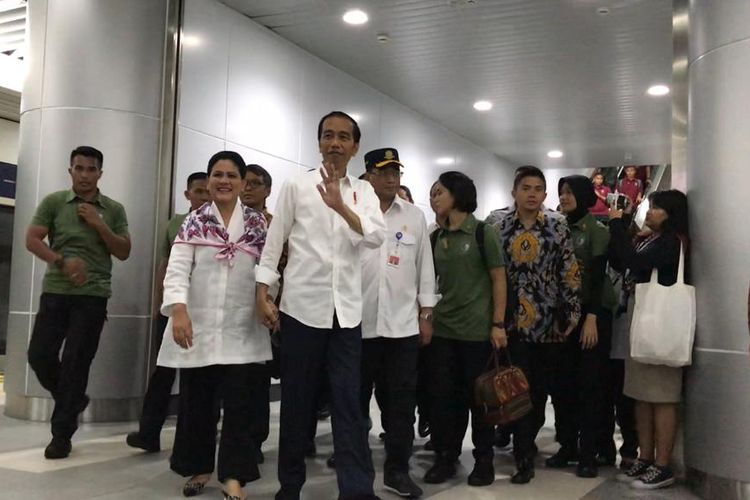 Presiden Jokowi bersama Ibu Negara Iriana menjajal MRT untuk keduakalinya, Kamis (21/3/2019).