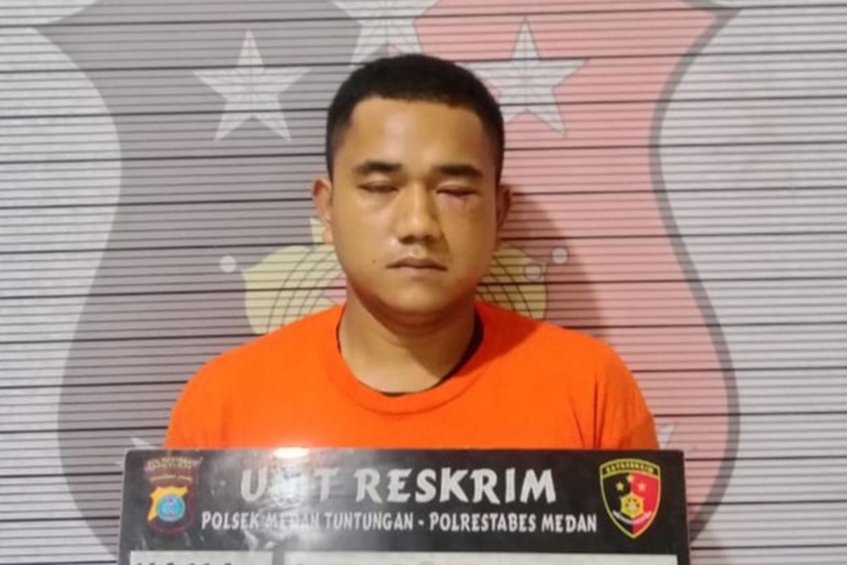 Seorang pria bernama Juan Poltak Surbakti (25) ditahan di Polsek Tuntungan pada Senin (10/2/2025) karena kepergok mencuri sepeda motor pekerja toko bangunan di Jalan Jamin Ginting Km 11, Kecamatan Medan Tuntungan, Kota Medan. 