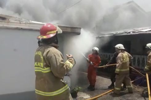 4 Rumah di Kompleks Kostrad Kebayoran Lama Terbakar, 2 Orang Terluka Bakar