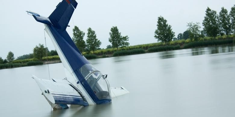 Pesawat Cessna Yang Jatuh Terbang Dari Pangandaran