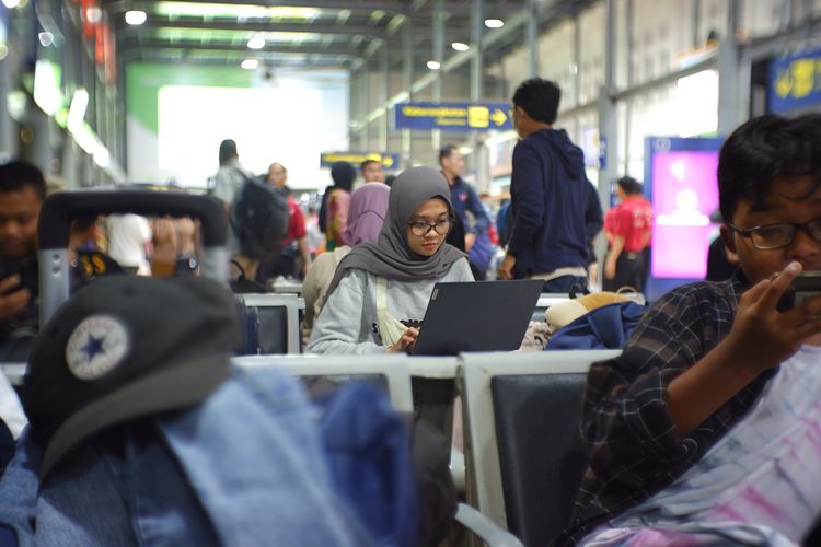 Ada Apa dengan Gen Z, Ogah Loyal dan Emoh Naik Jabatan?