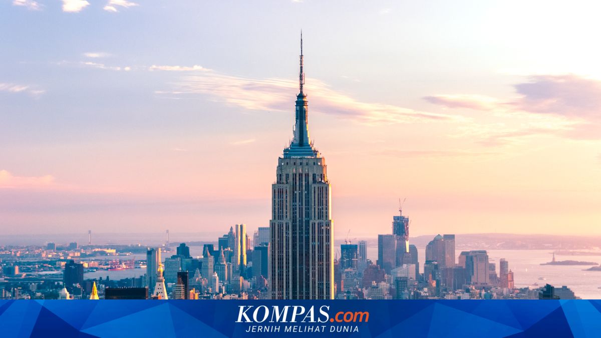 Demi Momen Lamaran, Pasangan Rusia Ini Panjat Gedung Empire State New York