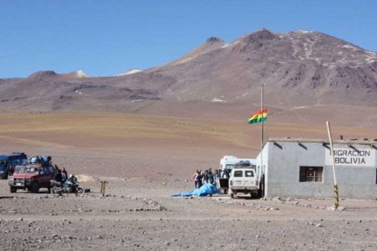 Salah satu titik perbatasan Bolivia dan Cile.