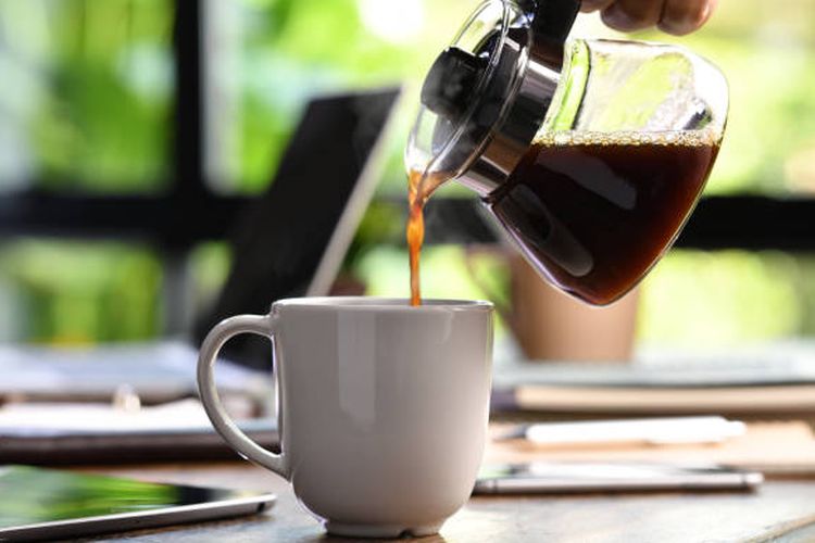 Ilustrasi apakah minum kopi tanpa gula baik untuk kesehatan?
