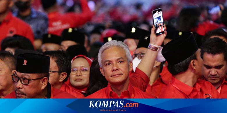 Redupnya Sinar Ganjar di HUT PDI-P, Tak Dihiraukan Megawati hingga Duduk Berimpitan dengan Kader Lain