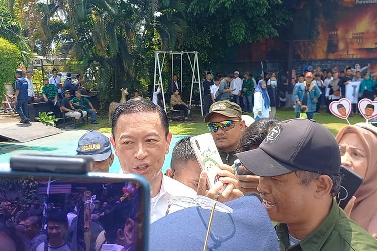 Tom Lembong saat ikut kampanye Cak imin di Kota Yogyakarta dikerubuti pendukung Amin, Senin (39/1/2024)