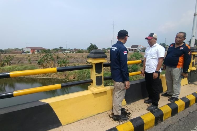 Ungkap Pembunuhan Ibu dan Anak, Tim Labfor Polda Jatim Datangi 3 Lokasi di Madiun