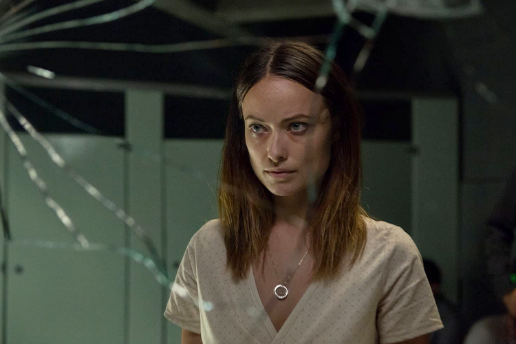 Olivia Wilde berperan sebagai Dr. Zoe McConnell, dalam film horor The Lazarus Effect (2015).