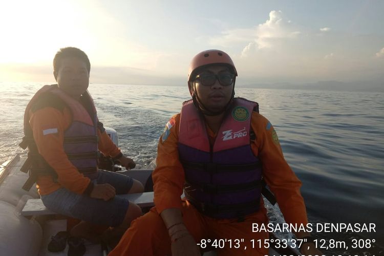 Tim SAR melakukan pencarian turis Rusia yang hilang di Nusa Penida