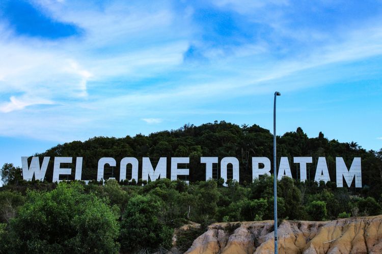 Welcome to Batam Monument.