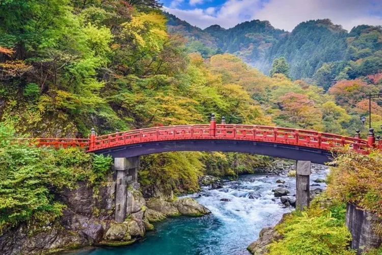 Kepercayaan Shinto asli Jepang sebagian besar didasarkan pada hubungan seseorang dengan alam.
