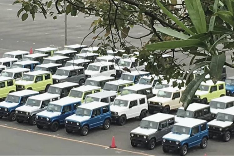 Penampakan Suzuki Jimny di salah satu lahan pabrik yang dilaporkan berlokasi di Jepang.