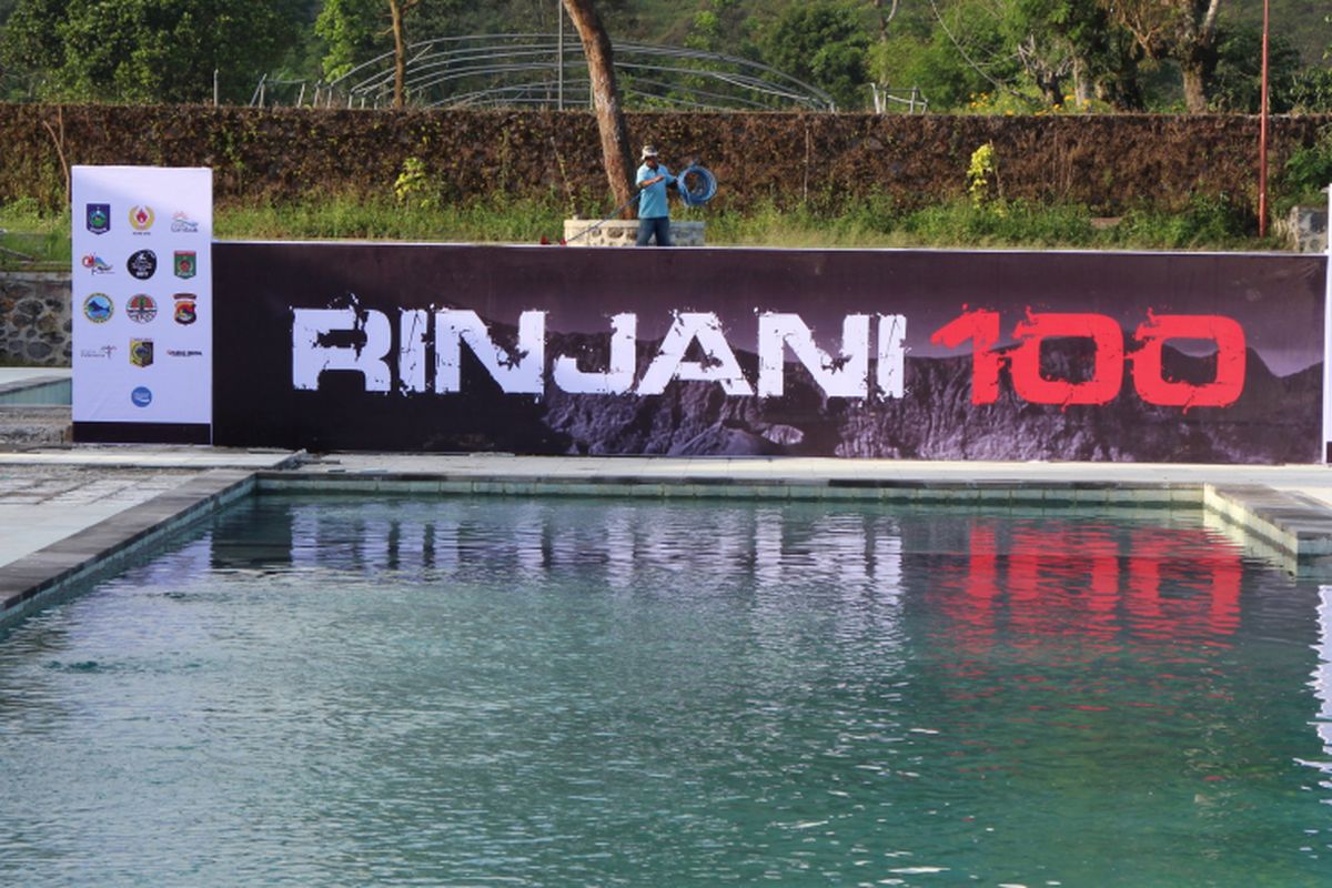 Acara trail run Rinjani 100K di Lombok Timur, Nusa Tenggara Barat, 5-7 Mei 2017.