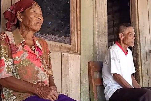 Kisah Pilu Mbah Deman, Belasan Tahun Hidup Segubuk Bareng Ayam dan Bebek