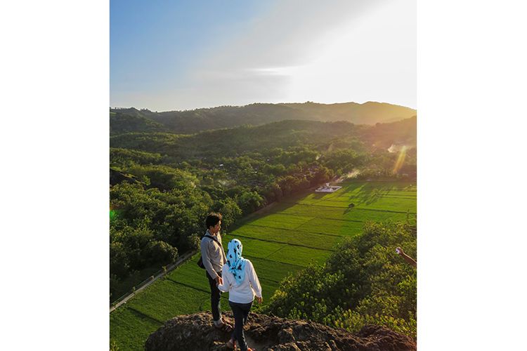 Pemandangan di Puncak Gunung Sepikul Sukoharjo.