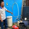 Hampir 2 Tahun Krisis Air Bersih, Warga Rawa Badak Utara Terpaksa Cuci Baju di 