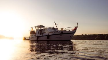 Bangkok Uji Coba Taksi Perahu Listrik Gratis, Layani 14 Dermaga