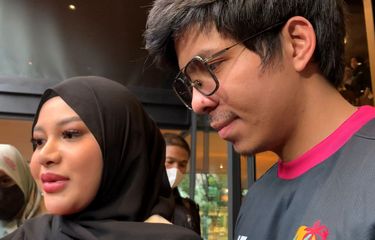 Pasangan Atta Halilintar dan Aurel Hermansyah saat ditemui dalam acara Media Clash, di kawasan Senopati, Jakarta Selatan, Selasa (14/2/2023). 