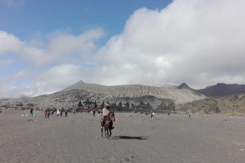 Erupsi, PVMBG Sebut Bromo Belum Berstatus Normal sejak Lama