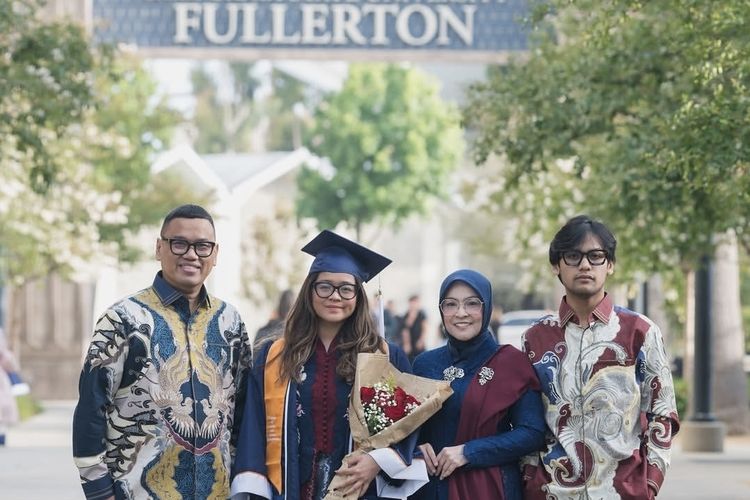 Anak Uya Kuya, Cinta Berhasil Lulus S1 Psikologi dari Kampus di AS