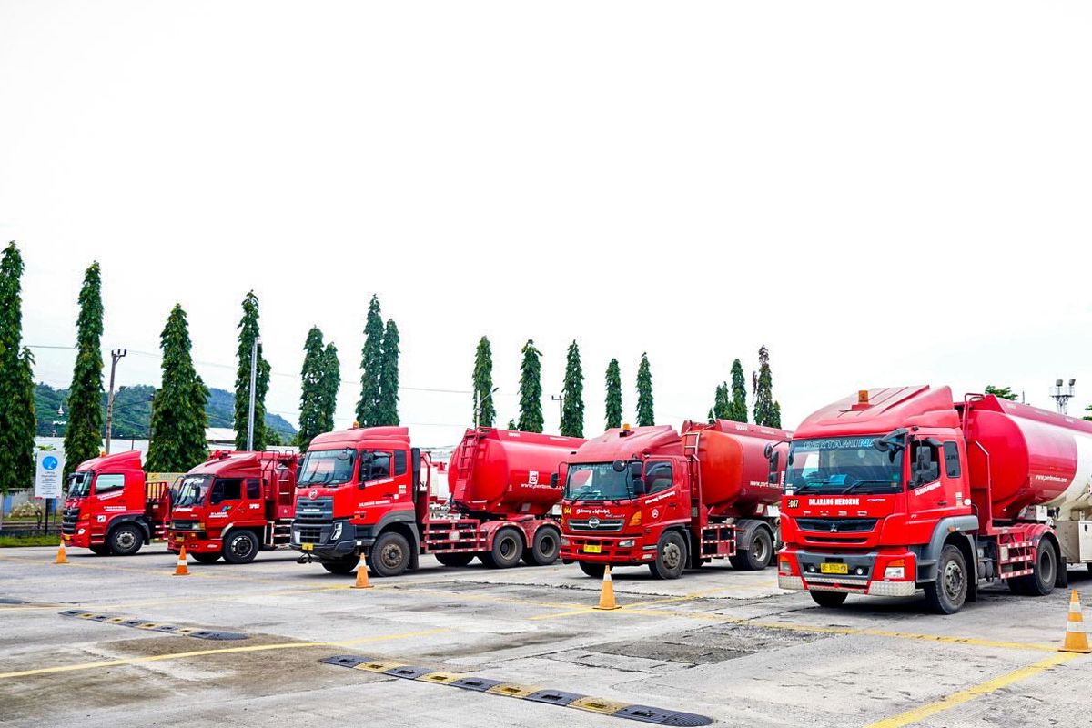 Truk tangki BBM Pertamina