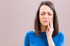 Gigi Terasa Ngilu? Kenali Penyebab dan Obat Alaminya