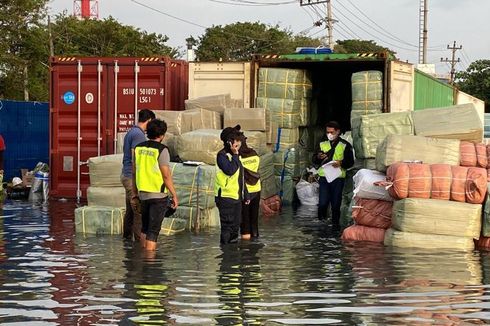 Setelah Berhari-hari Lumpuh, Aktivitas Ekspor di Pelabuhan Semarang Berangsur Normal