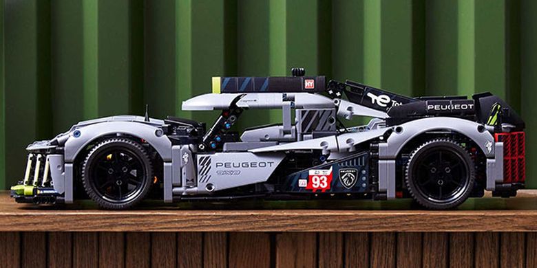 Lego Technic Peugeout 9X8 24H Le Mans Hybrid Hypercar 